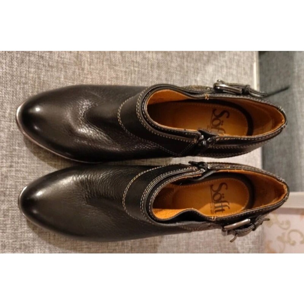 Soft 3.5 inch Leather Heels Size 7.5